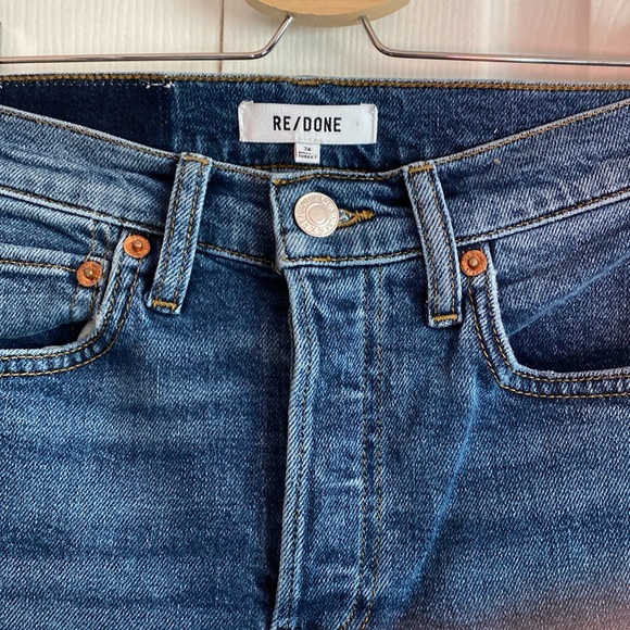 •RE/DONE Comfort Stretch High Rise Jean in Dusk Destroy - Picture 3 of 10